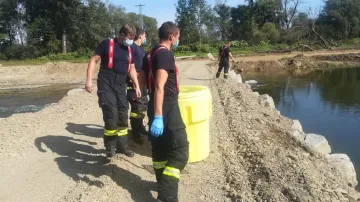 Zásah hasičů kvůli neznámé látce