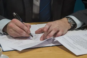 Dva týdny po krajských volbách stále není jasno na západě Čech, většina krajů už koalice má