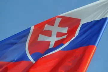 Ve slovenských volbách kandiduje pětadvacet uskupení, v neděli skončila registrace