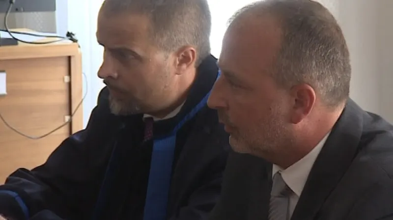 Jiří Pešek (vpravo) se svým advokátem