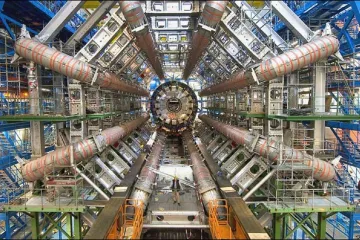 Vědci zřejmě poprvé  detekovali v urychlovači LHC nepolapitelná neutrina
