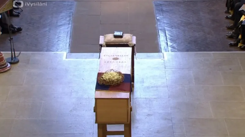 Rakev s ostatky Richarda lll. v katedrále v Leicesteru