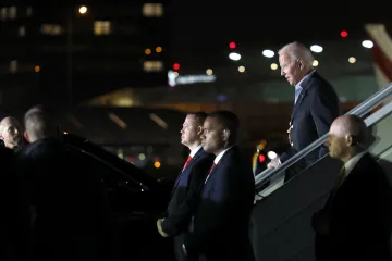 Humanitární krizi je třeba řešit, pomoc Ukrajině vystupňovat, řekl Biden v Polsku