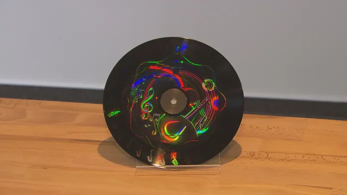 Hologram na vinylové desce
