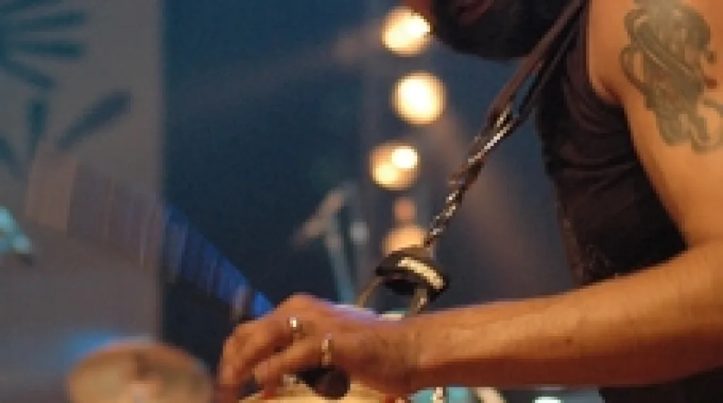 Johnny Kalsi - The Dhol Foundation