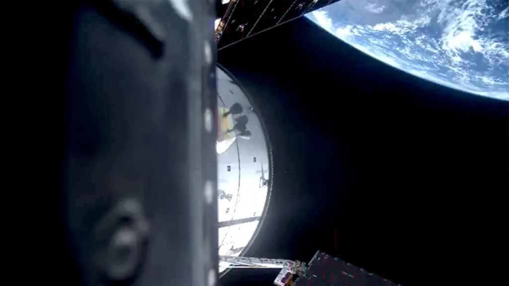 Loď Orion mise Artemis II na cestě k Měsíci (2. dubna 2026)