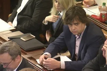 Mandátový výbor nedoporučil vydání Roznera kvůli jeho výrokům o táboře v Letech