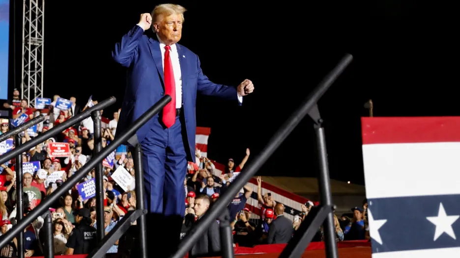 Donald Trump během debaty pořádal vlastní akci