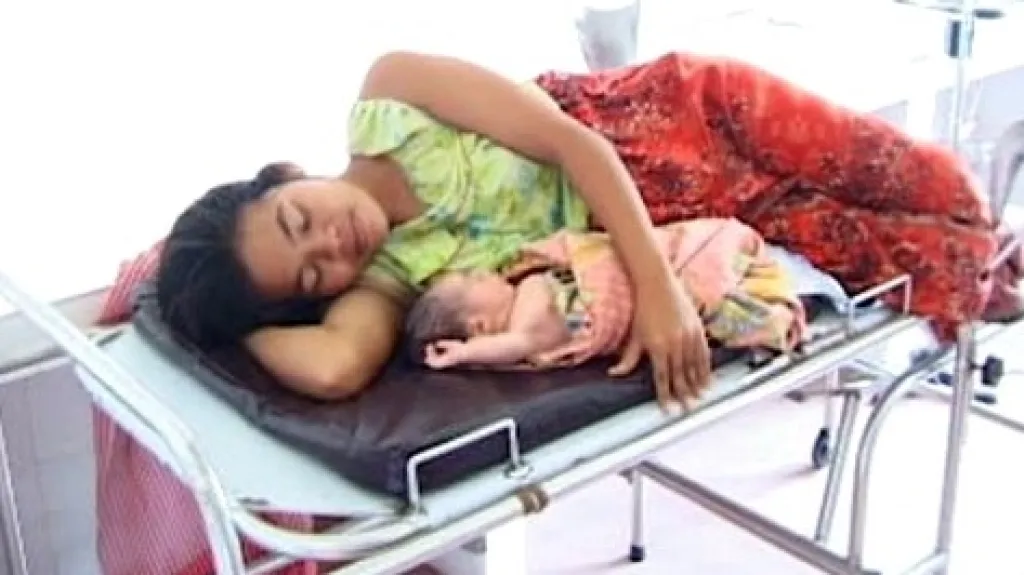 Kambodžská žena po porodu