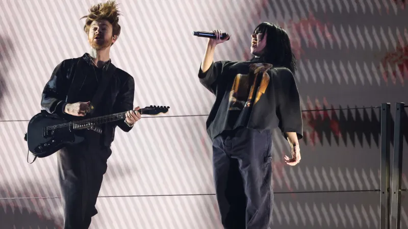 Billie Eilish a Finneas O'Connell na cenách Grammy 2022