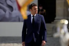 Macrona čekají ještě volby do parlamentu, bude čelit rostoucímu vlivu krajní pravice a levice
