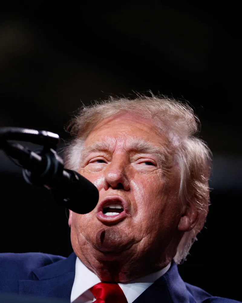 Trump tvrdí, že USA neobnoví útoky na Írán před volbami do Kongresu