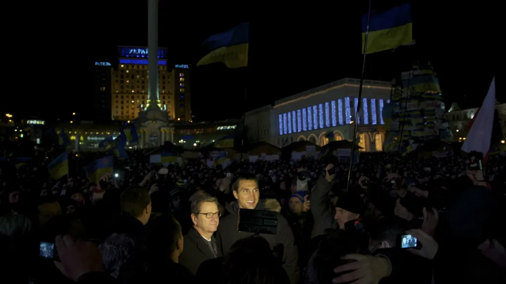 Westerwelle mezi demonstranty v centru Kyjeva