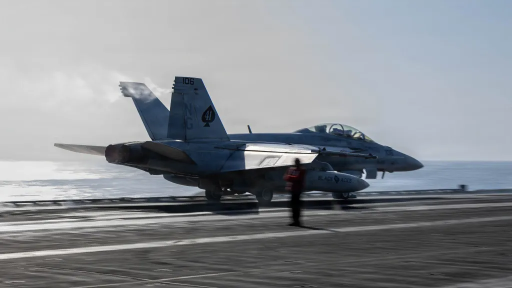 Letoun americké armády F/A-18F Super Hornet, archivní snímek