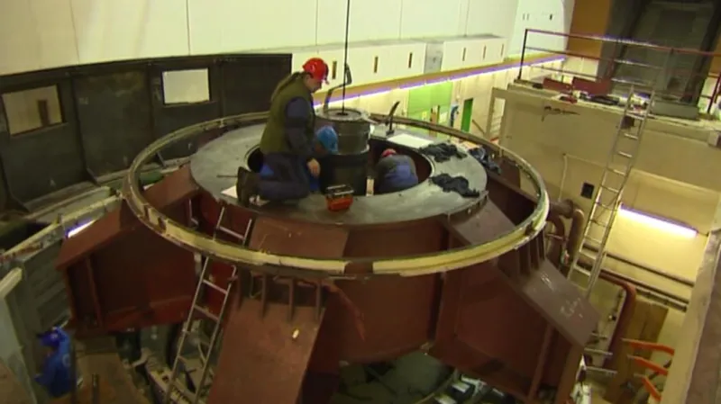 Lipno - demontáž staré turbíny