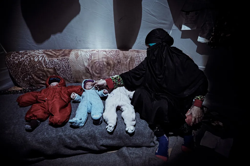 Nominace na vítěznou sérii Czech Press Photo 2018 (Problémy dnešní doby): Ženy islamistů z IS