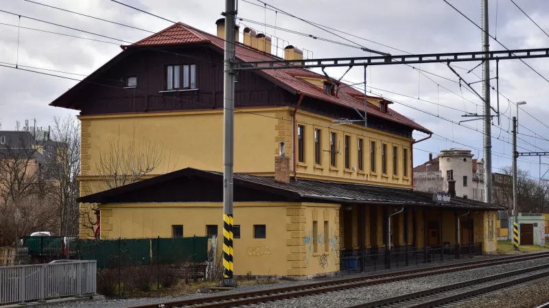 Stará budova hostivařského nádraží
