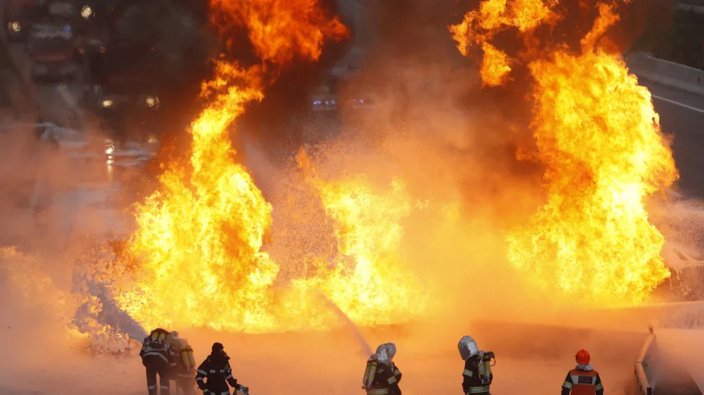 Výbuch kamionu převážejícího palivo