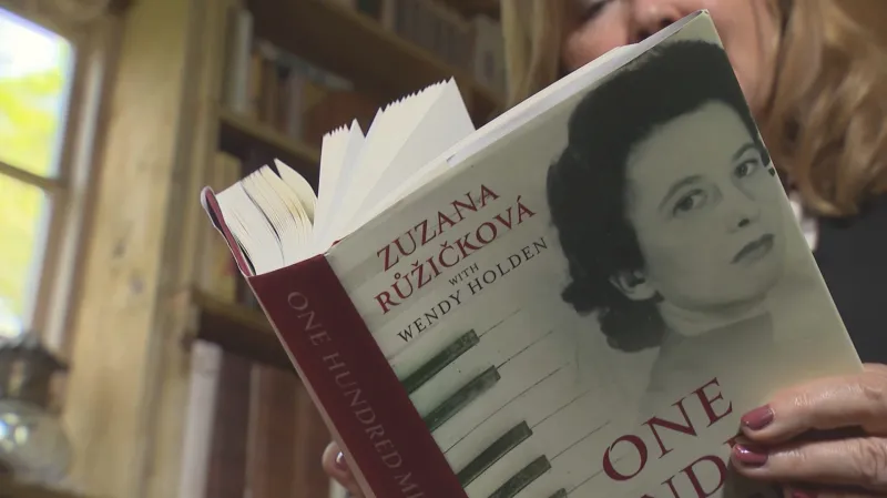 Kniha Wendy Holdenové o Zuzaně Růžičkové