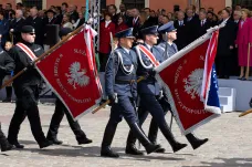Polsko slavilo Den ústavy. Varšava viděla vojenskou přehlídku a Tusk zkritizoval vládu