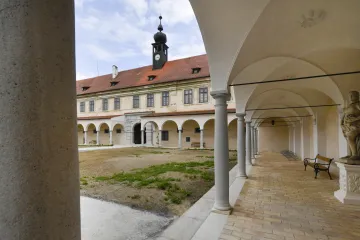 V uherčickém zámku otevřeli novou prohlídkovou trasu. Rozhledna zůstává uzavřená