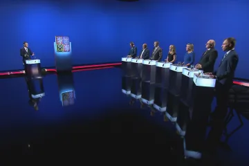 Lídři kandidátek v Karlovarském kraji debatovali o státní správě. Na nutnosti digitalizace se shodli všichni