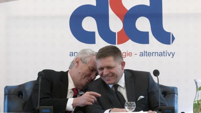 Zeman a Fico během konference o sociální demokracii