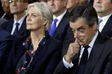Francouzská pravice tlačí na odstoupení Fillona. Převezme kandidaturu Juppé?