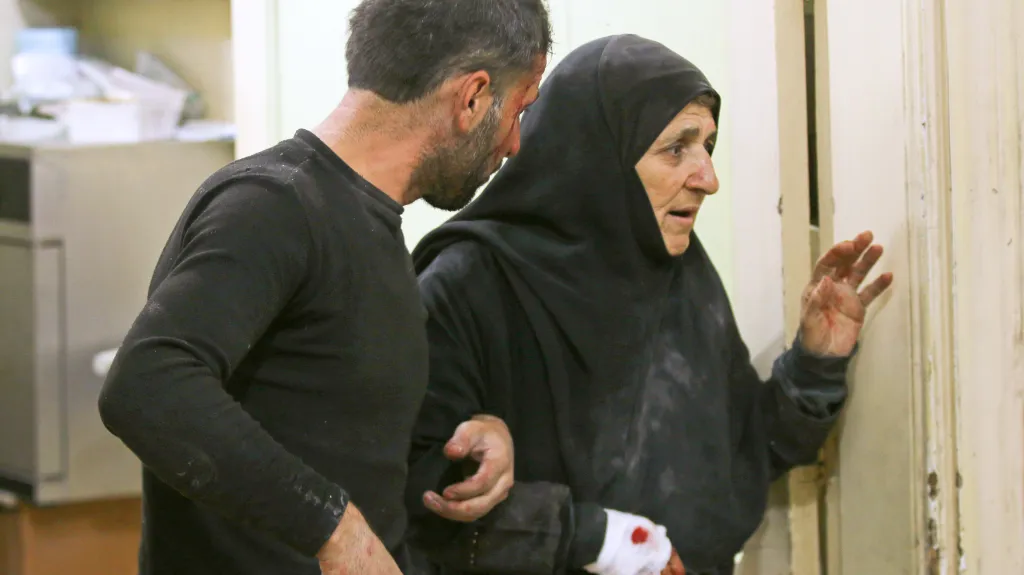 Zraněná žena ve východním Aleppu