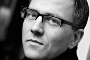 Kamenný déšť přibije čtenáře svou severskou neústupností