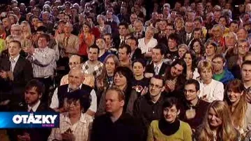 Publikum v pardubickém domě kultury Dukla