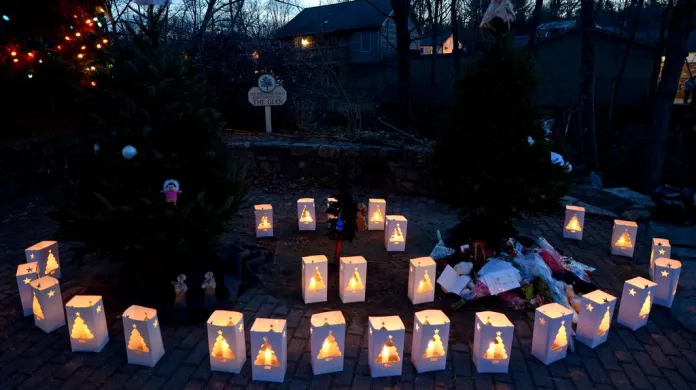 Spojené státy truchlí nad oběťmi masakru v Newtownu
