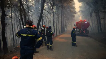 Lesní požár u Agia Paraskevi v Řecku