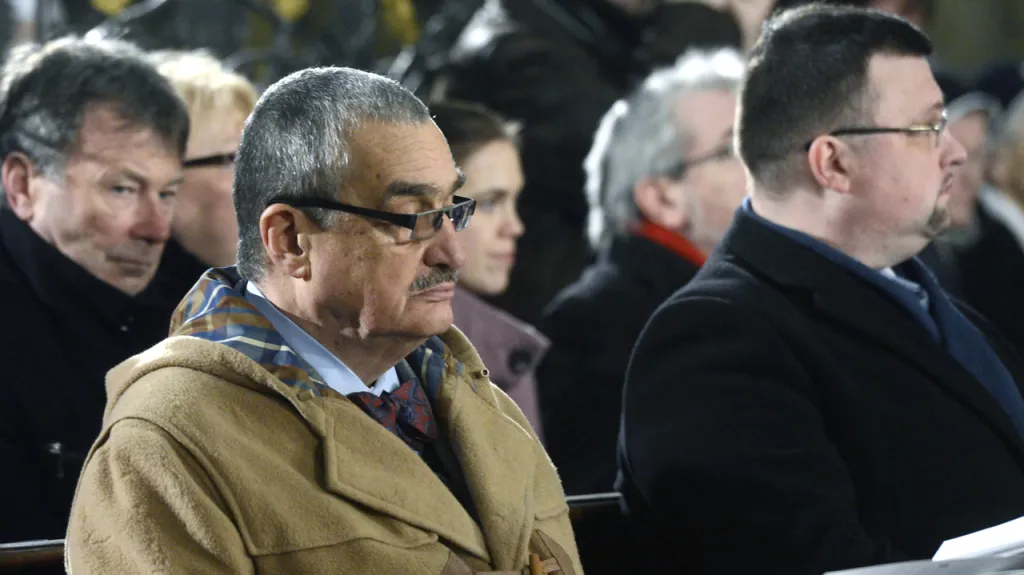 Karel Schwarzenberg na bohoslužbě