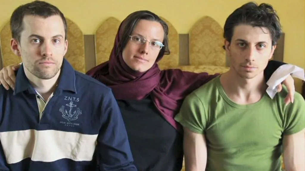 Shane Bauer, Josh Fattal a Sarah Shourdová
