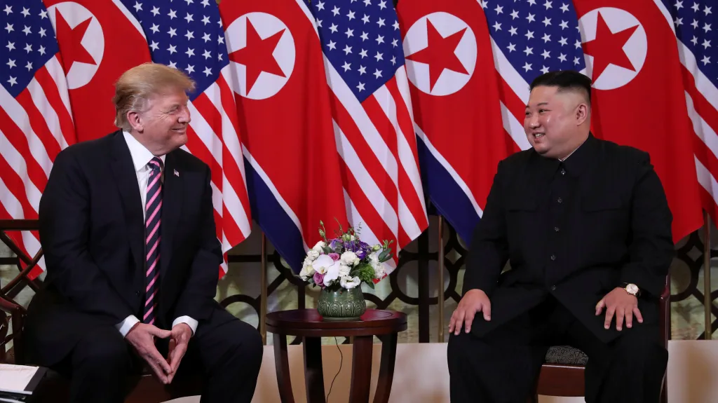 Donald Trump a Kim Čong-un během druhého společného setkání