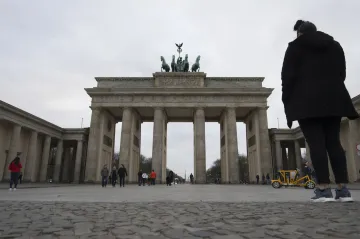 Proč Braniborská brána po útoku v Petrohradě mlčela? ptají se média i veřejnost