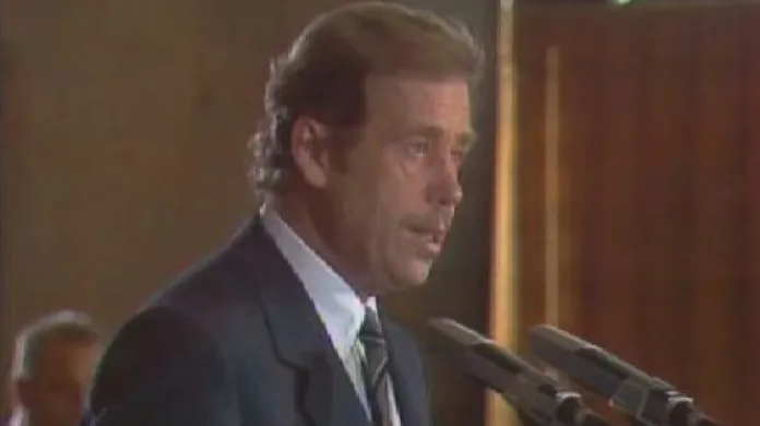 Václav Havel před 20 lety poprvé prezidentem