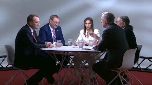 Zůna by měl rezignovat, tvrdí Vondra. Fiala budoucí spolupráci s Hlaváčem hájí