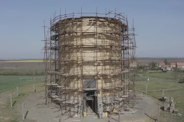 Nový kostel v Brně se věřícím otevře až v září. Zpoždění má i stavba kaple v Nesvačilce