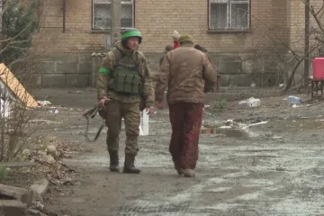 Z Časiv Jaru nedaleko obklíčeného Bachmutu se většina obyvatel evakuovala, někteří ale chtějí zůstat