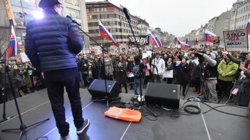 Slováci demonstrují za předčasné volby