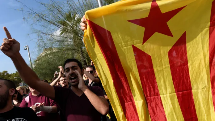 Madrid hrozí Katalánsku pozastavením autonomie