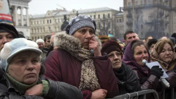 Ukrajinky truchlí za oběti kyjevských bojů