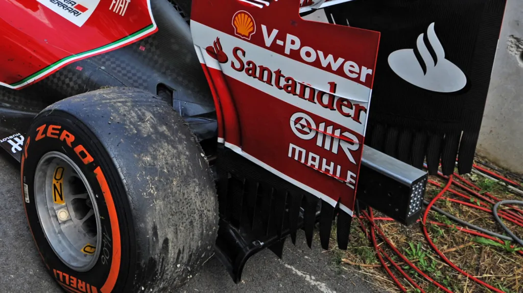 Ferrari Fernanda Alonsa po odpadnutí v Monze