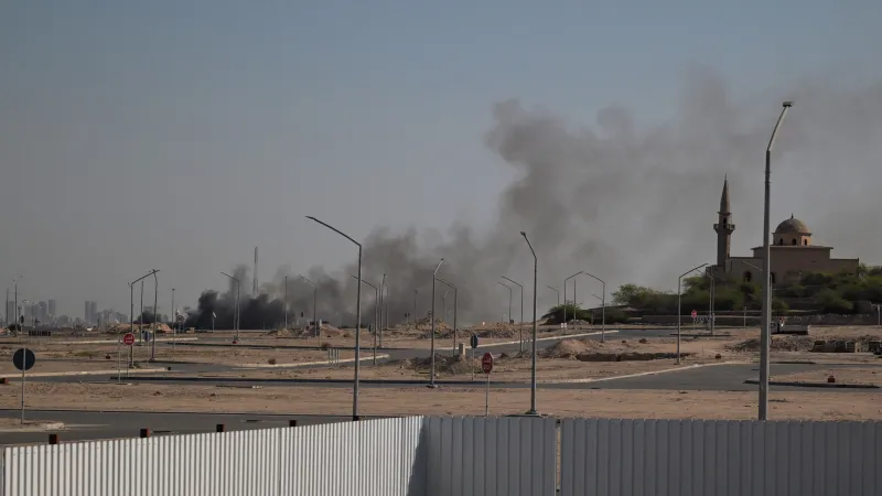 Kouř poblíž americké ambasády v Kuvajtu