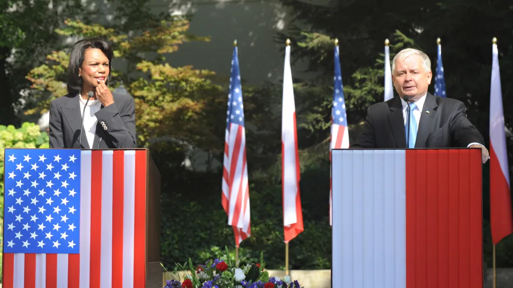 Condoleezza Riceová se před podpisem smlouvy setkala s Lechem Kaczyńským