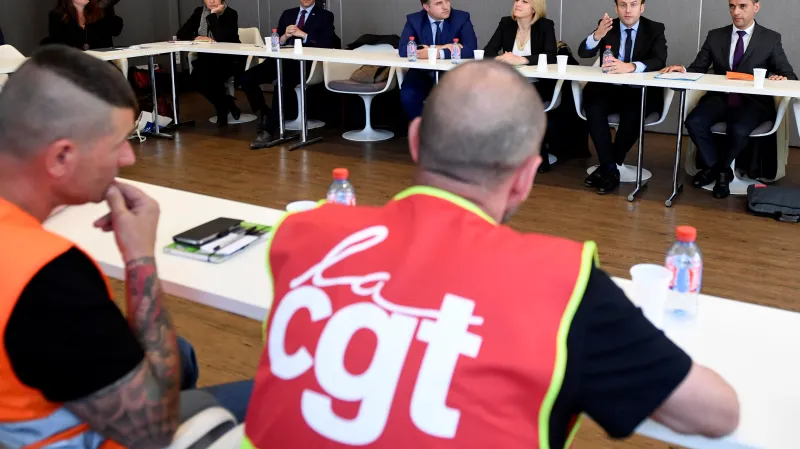 Macronovo jednání s odborovými předáky