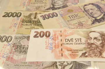 Počet zadržených padělků loni opět klesl. Nejvíce se falšuje tisícikoruna