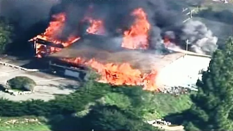 Požár domu s výbušninami v Escondidu